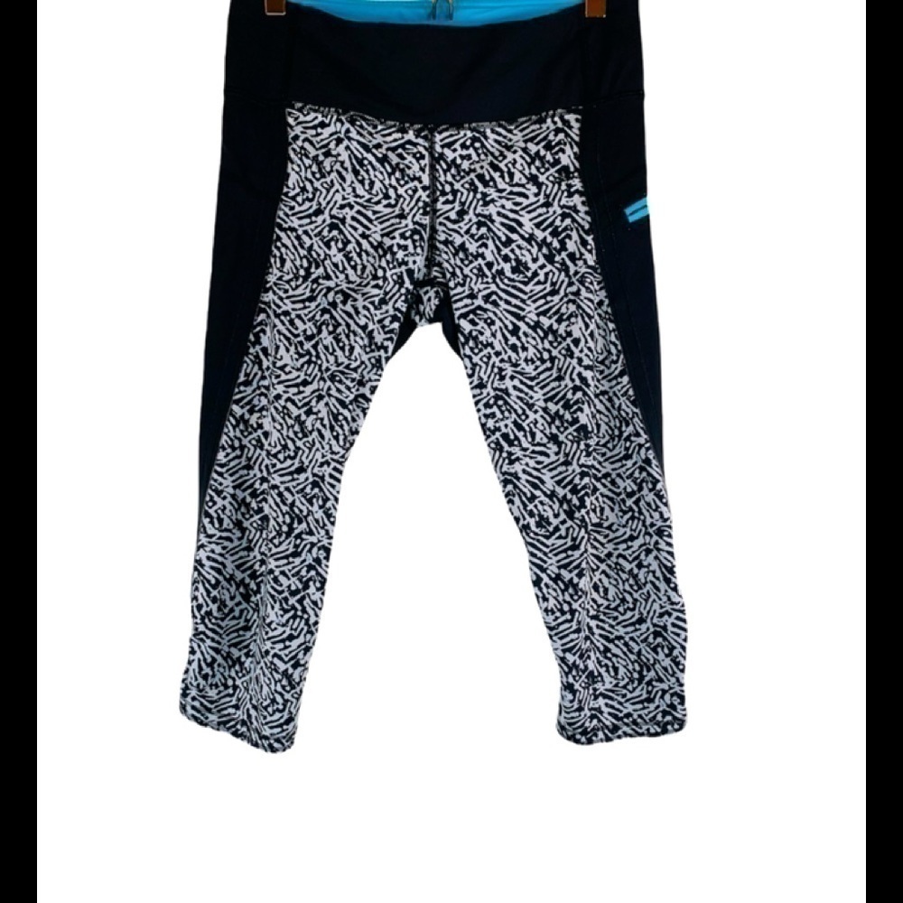Lululemon Top Speed Crop Leggings Brushed Animal Size 6